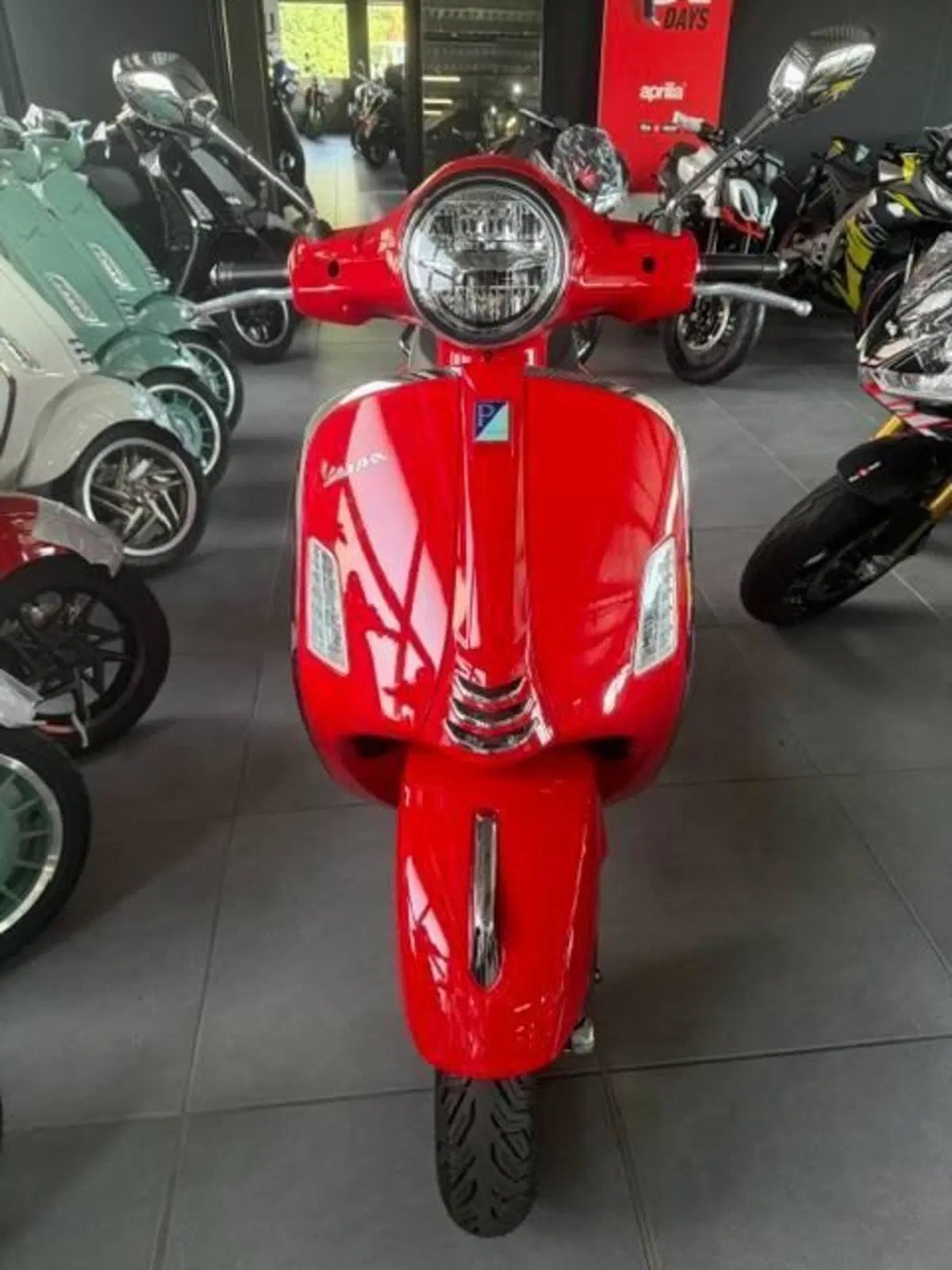 Vespa GTS 310 Super (2025 - 26) (2)