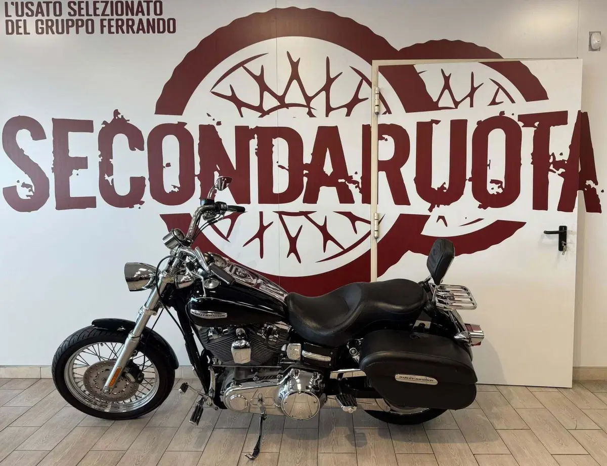 Harley-Davidson 1584 Super Glide Custom (2008 - 13) - FXDC (2)