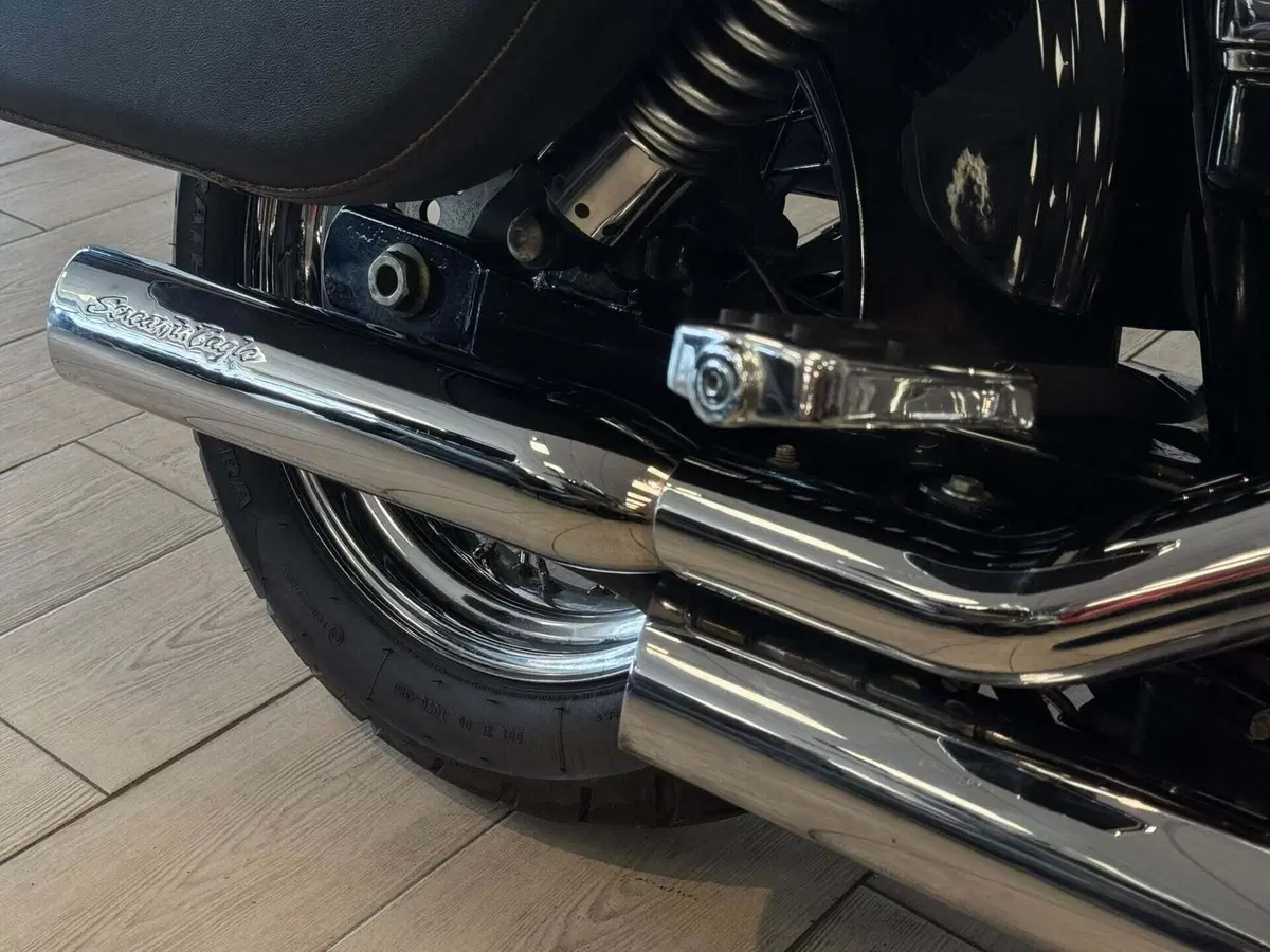 Harley-Davidson 1584 Super Glide Custom (2008 - 13) - FXDC (5)