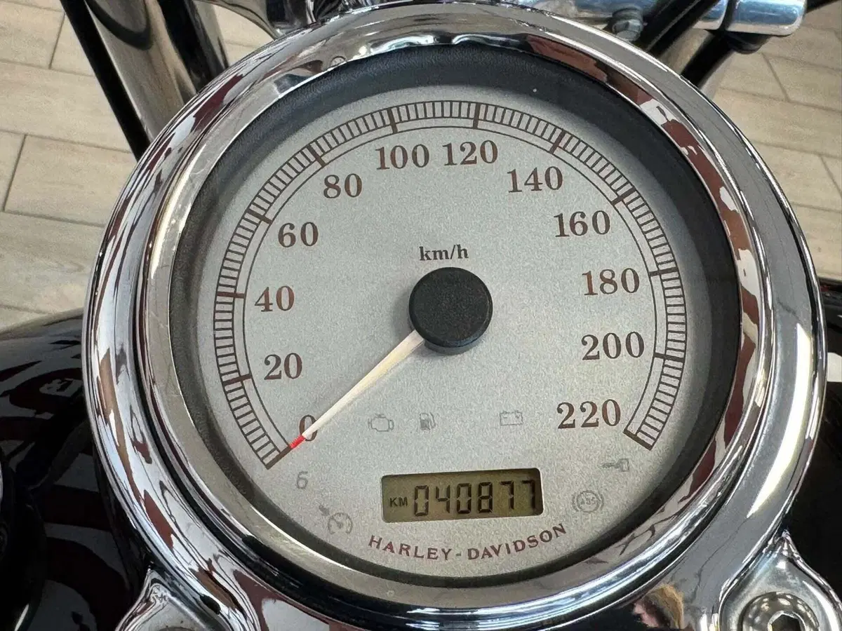 Harley-Davidson 1584 Super Glide Custom (2008 - 13) - FXDC (8)