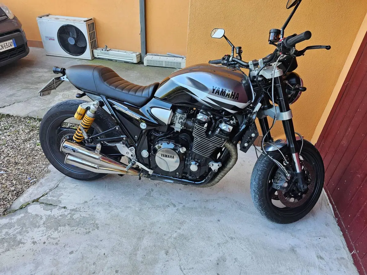 Yamaha XJR 1300 (2002 - 06) (2)