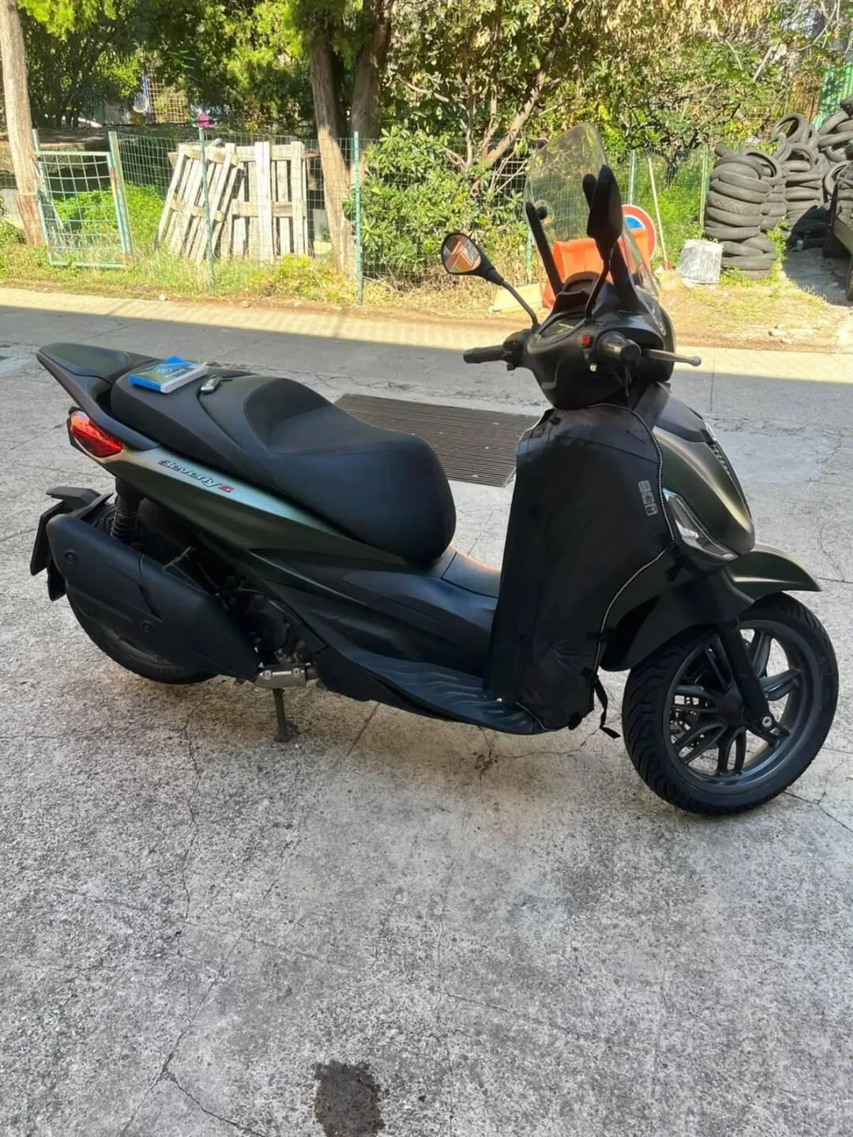 Piaggio Beverly 400 S ABS-ASR (2021 - 24) (2)