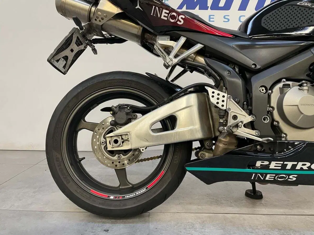 Honda CBR 600 RR (2005 - 06) (4)