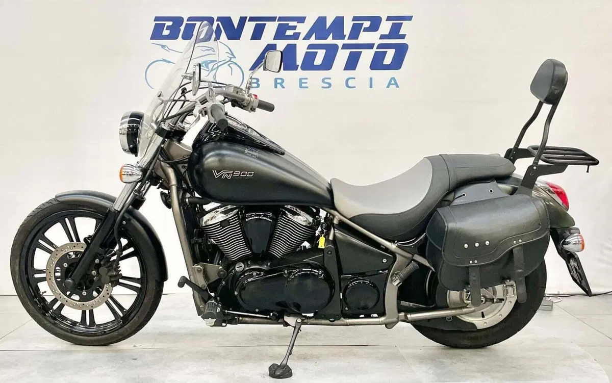 Kawasaki Vulcan VN 900 Classic (2006 - 10) (2)