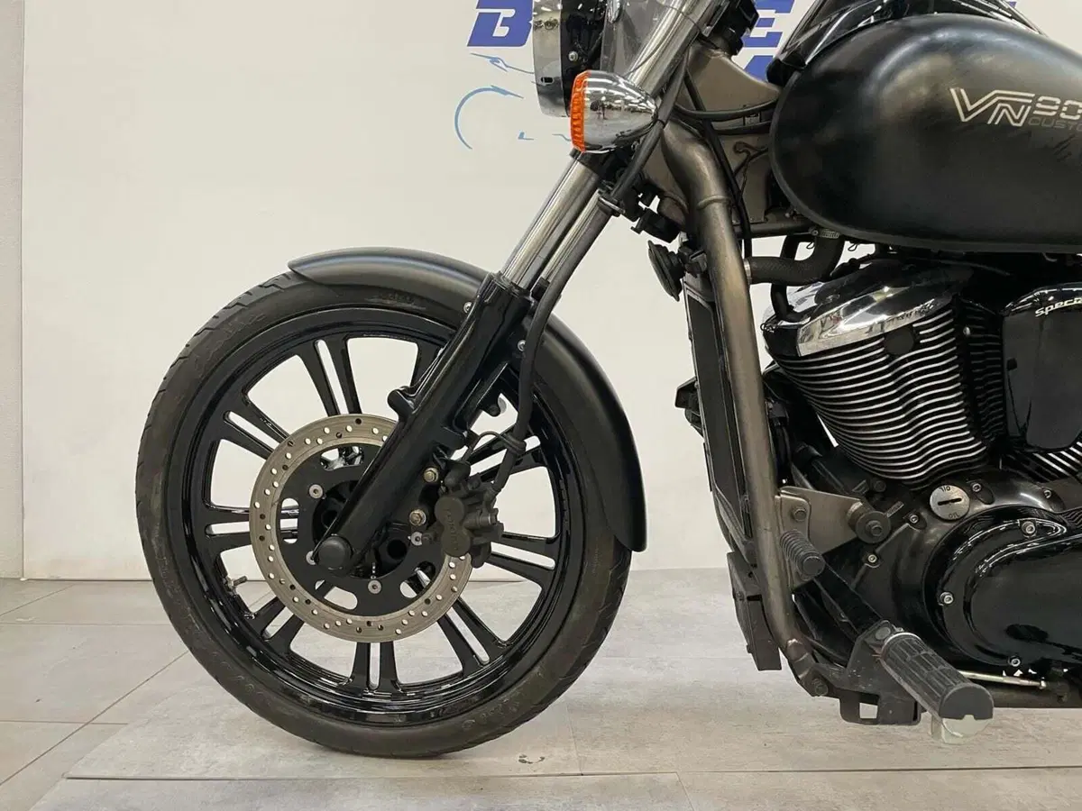 Kawasaki Vulcan VN 900 Classic (2006 - 10) (9)