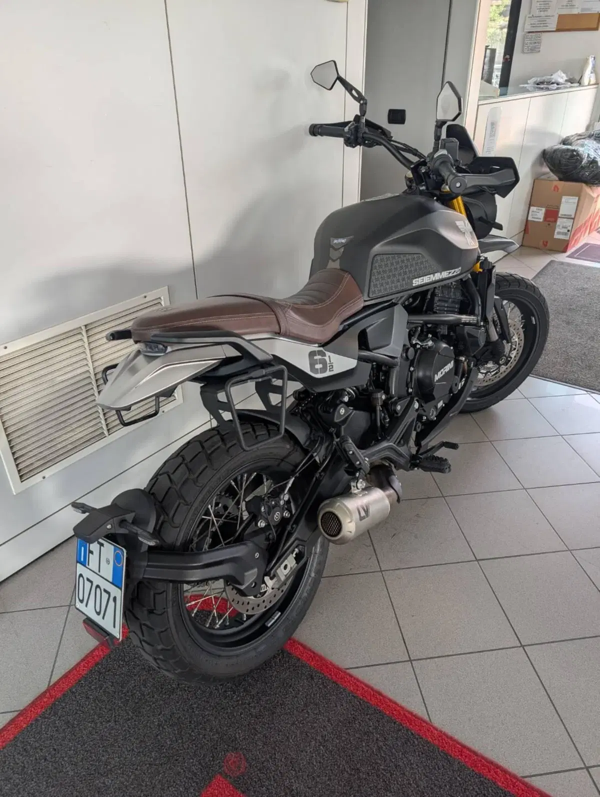 Moto Morini SEIEMMEZZO SCR (2022 - 26) (4)