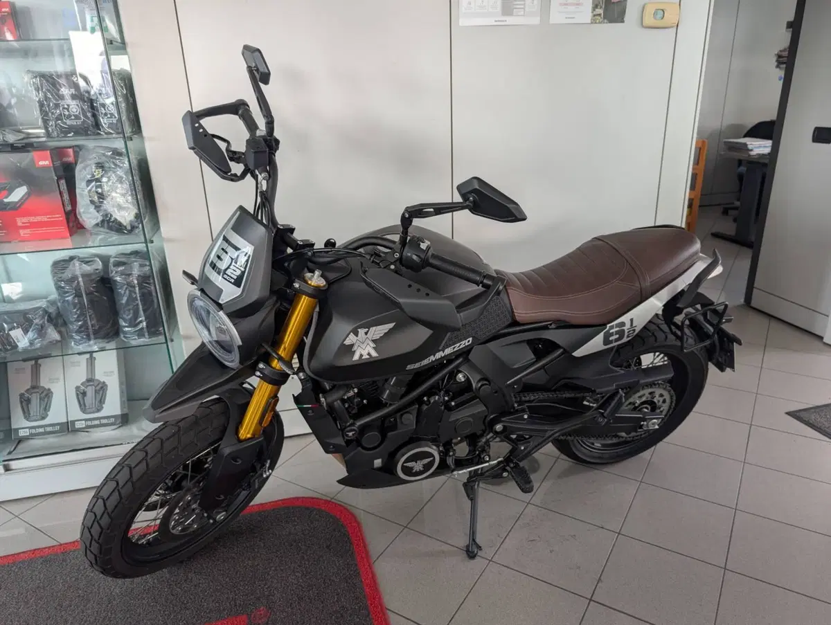 Moto Morini SEIEMMEZZO SCR (2022 - 26) (5)