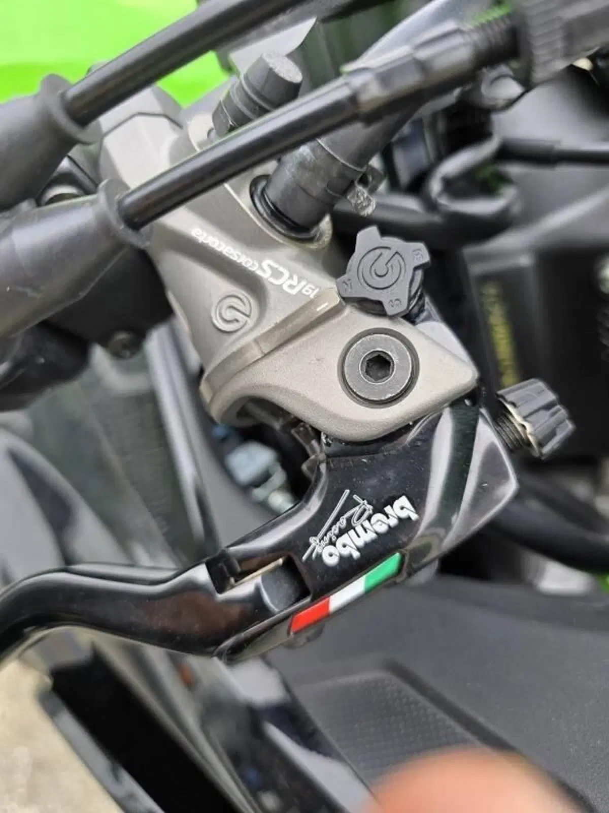 Kawasaki Ninja 636 ZX-6R (2024 - 27) (3)