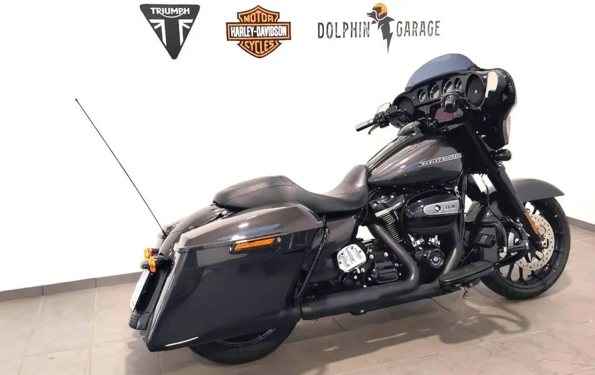 Harley-Davidson 114 Street Glide Special (2019 - 20) - FLHXS (3)