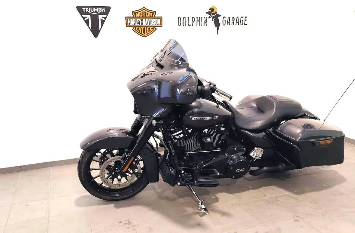 Harley-Davidson 114 Street Glide Special (2019 - 20) - FLHXS (9)