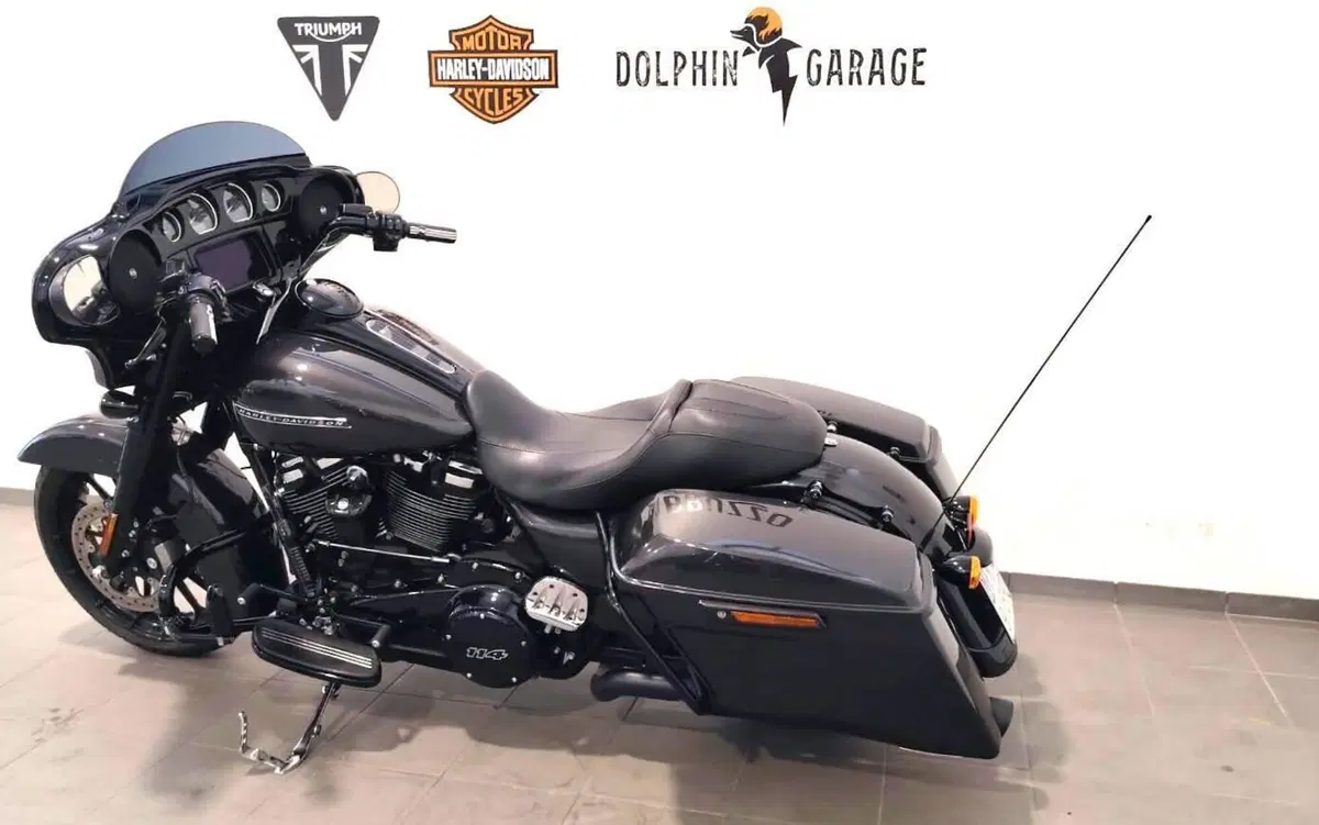 Harley-Davidson 114 Street Glide Special (2019 - 20) - FLHXS (10)