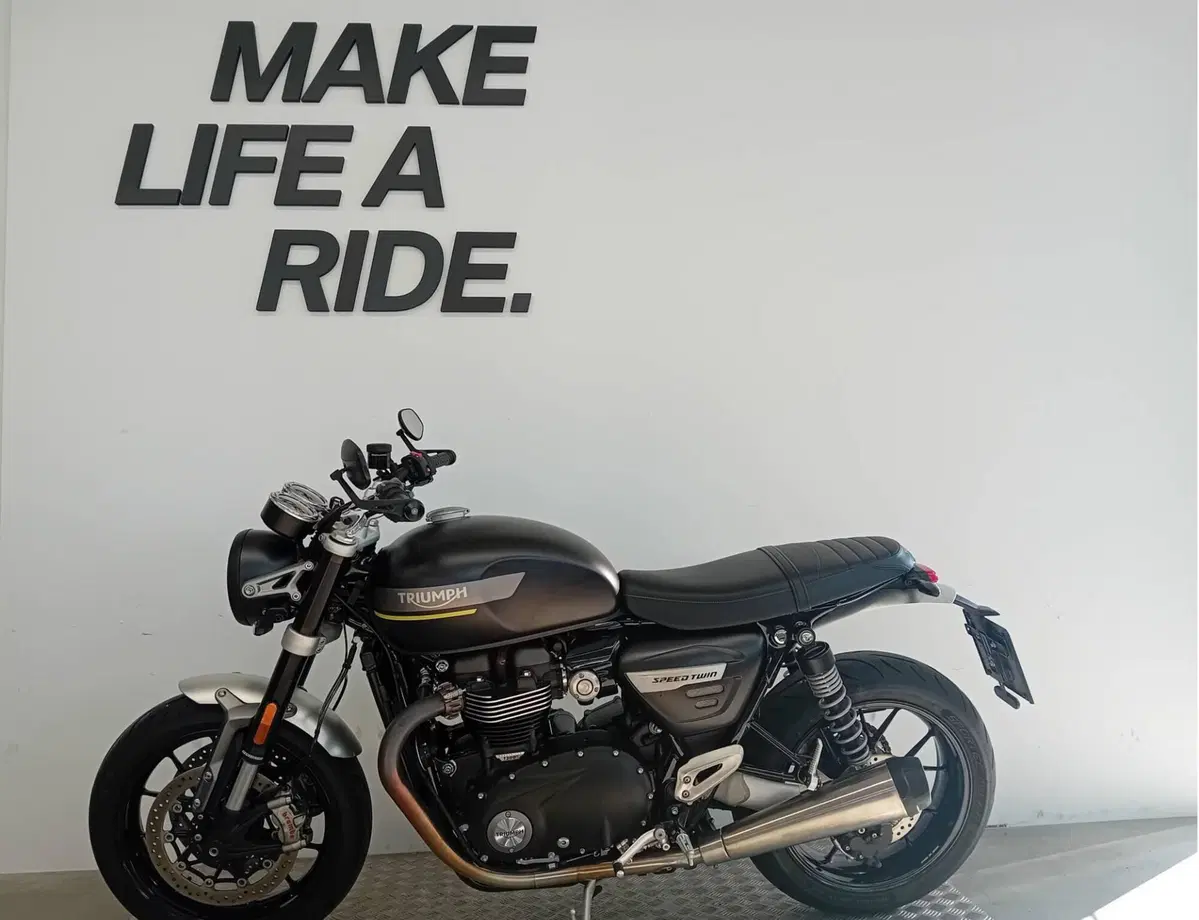 Triumph Speed Twin 1200 (2021 - 24) (2)