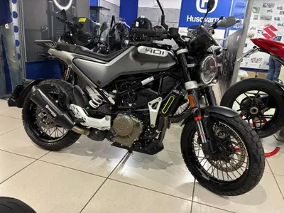 Husqvarna Svartpilen 401 (2021 - 23) usata
