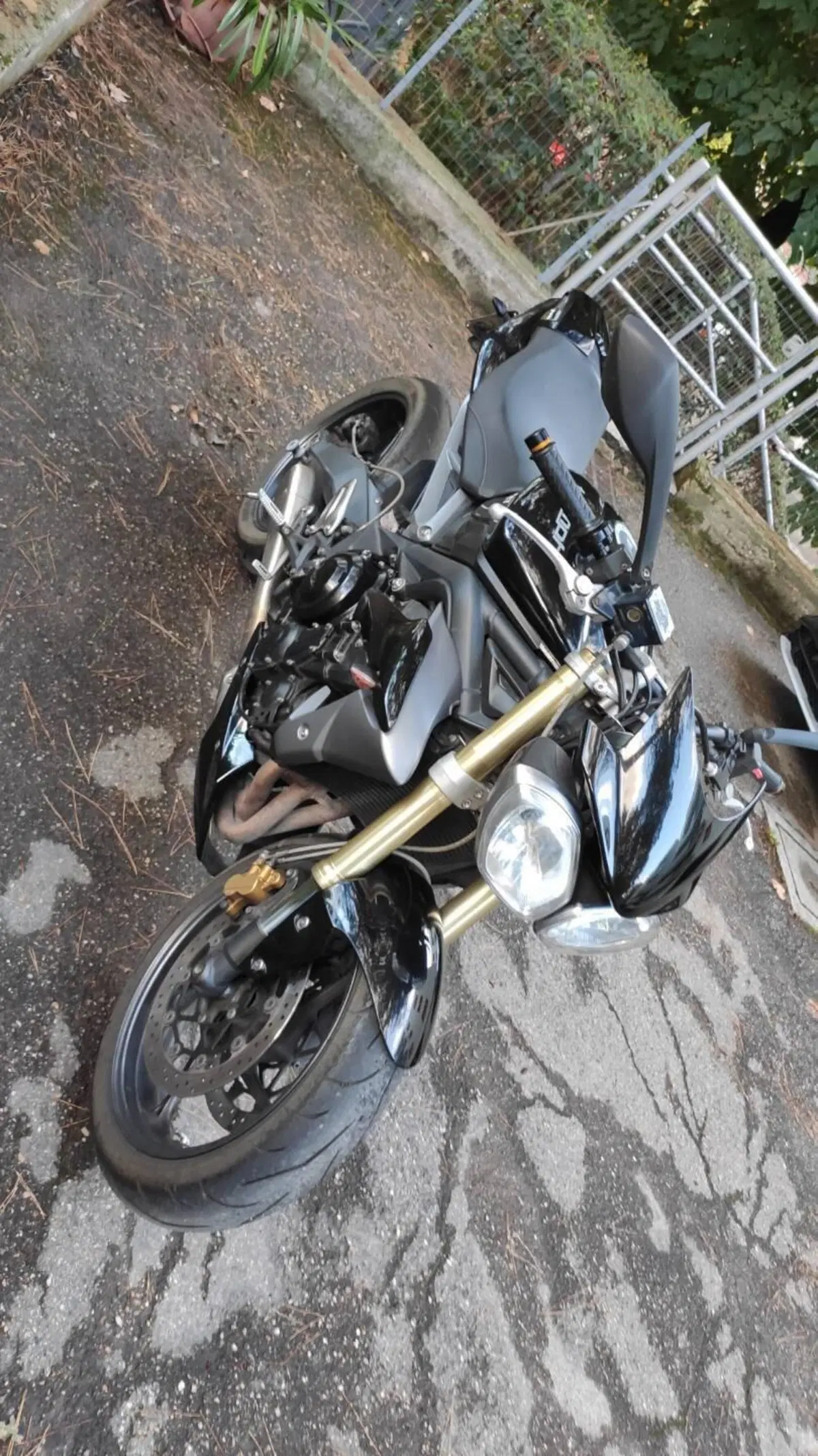 Triumph Street Triple (2013) (2)