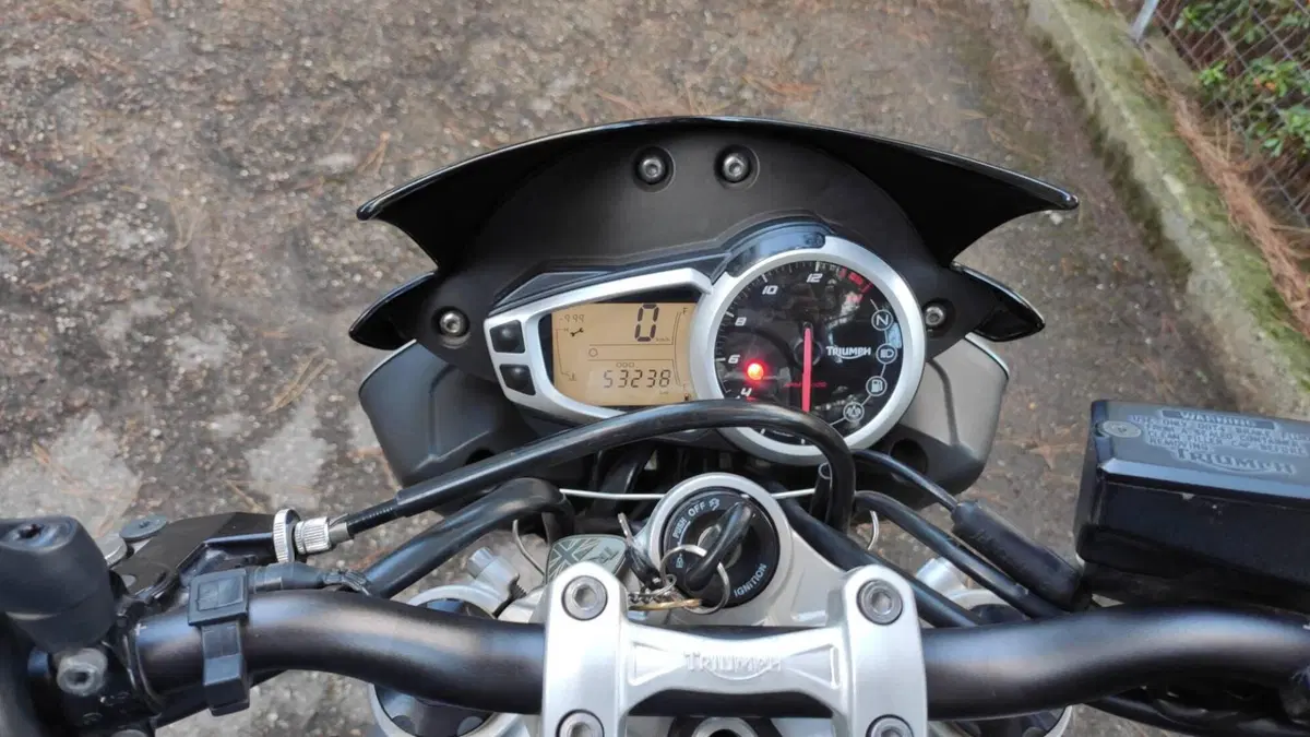 Triumph Street Triple (2013) (8)
