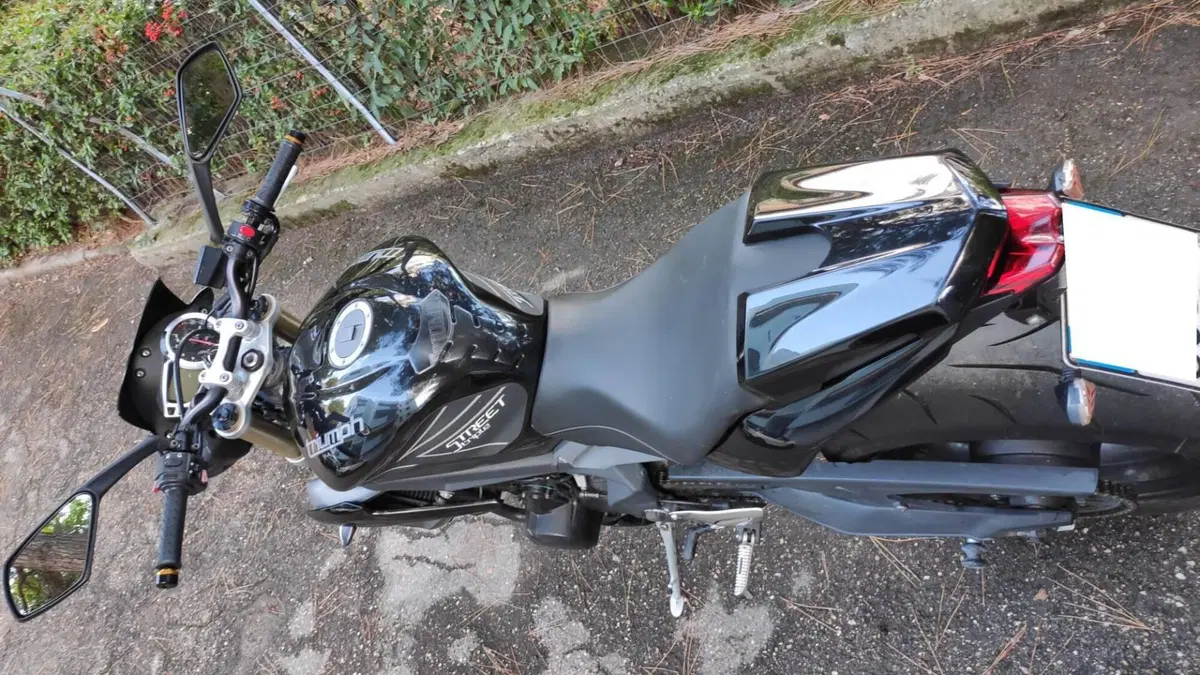 Triumph Street Triple (2013) (6)