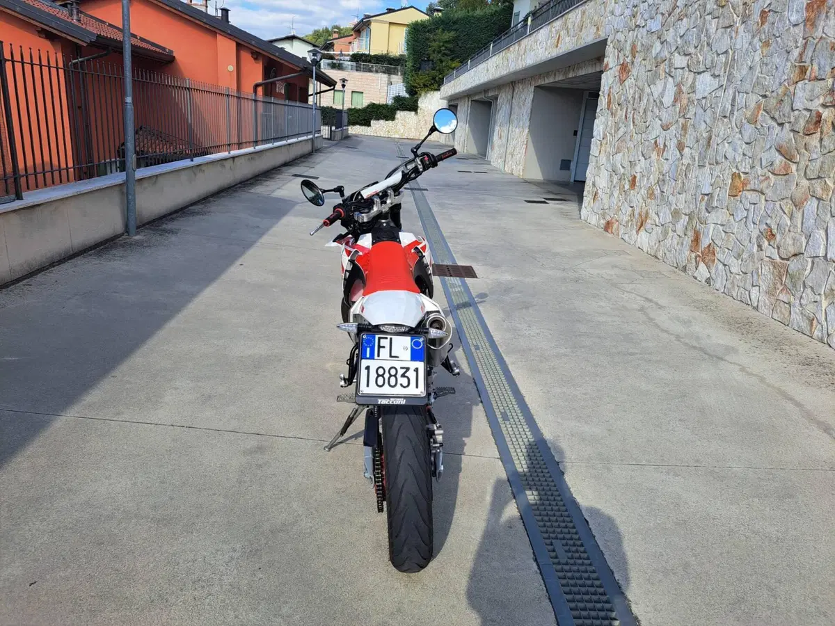 Fantic Motor Motard 125 Performance 4t (2020) (5)