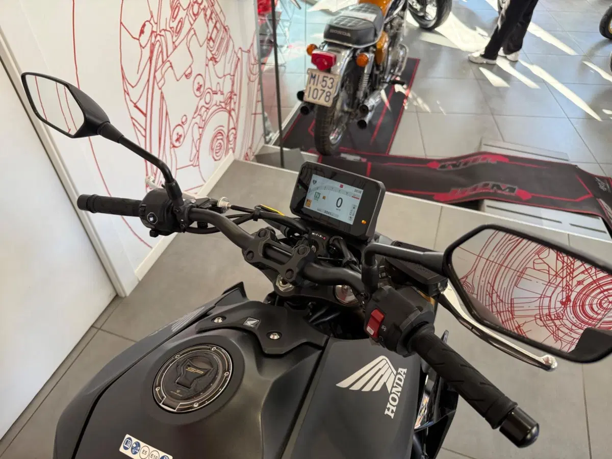 Honda CB 1000 Hornet SP (2025 - 26) (8)