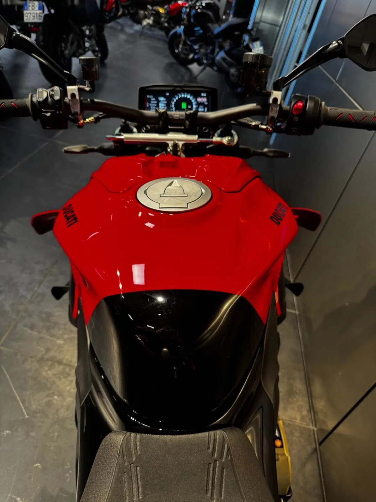 Ducati Streetfighter V4 S (2025 - 26) (8)