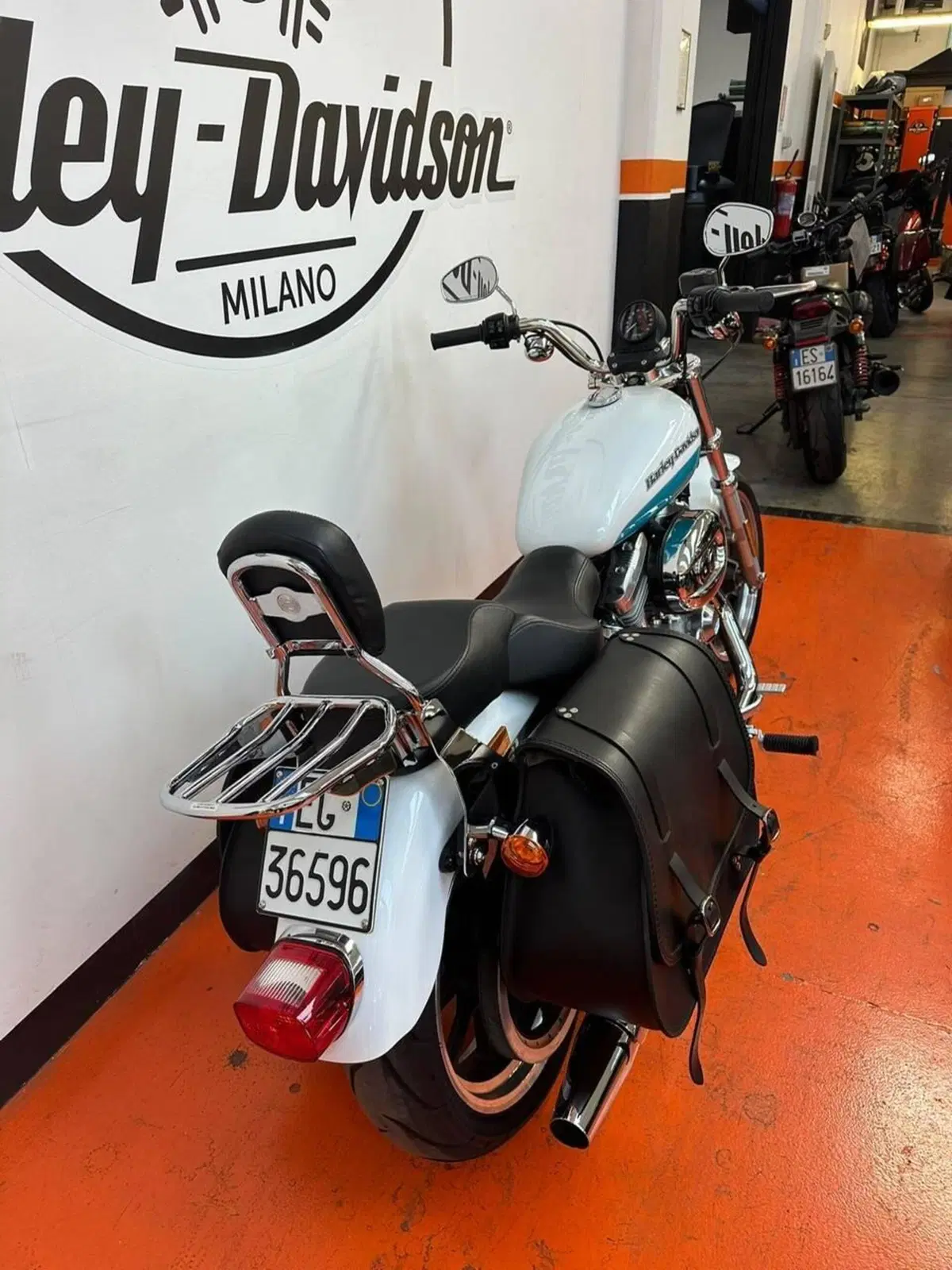 Harley-Davidson 883 SuperLow (2010 - 16) - XL 883L (2)
