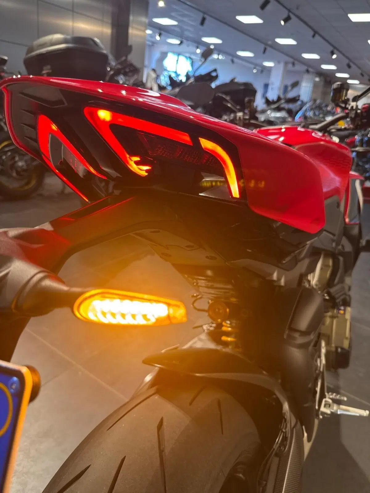 Ducati Streetfighter V4 S (2025 - 26) (18)