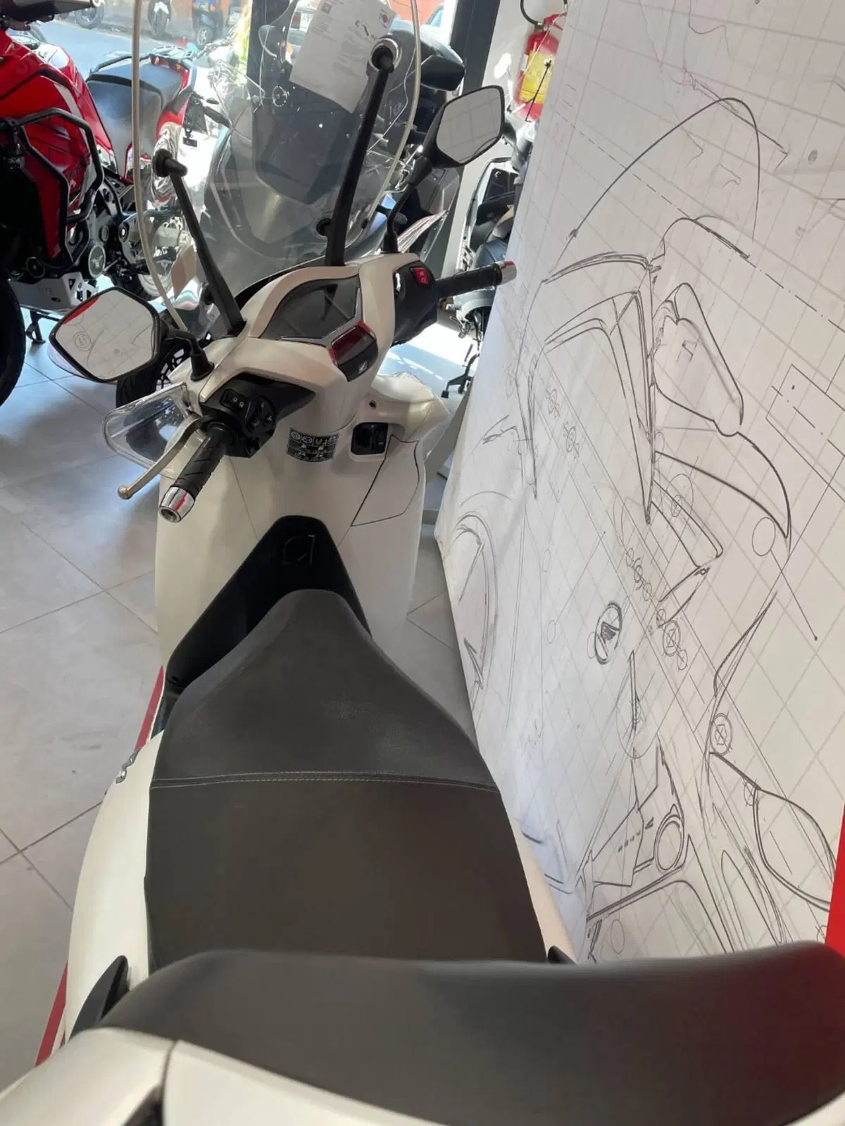 Honda SH 350 (2021 - 24) (8)