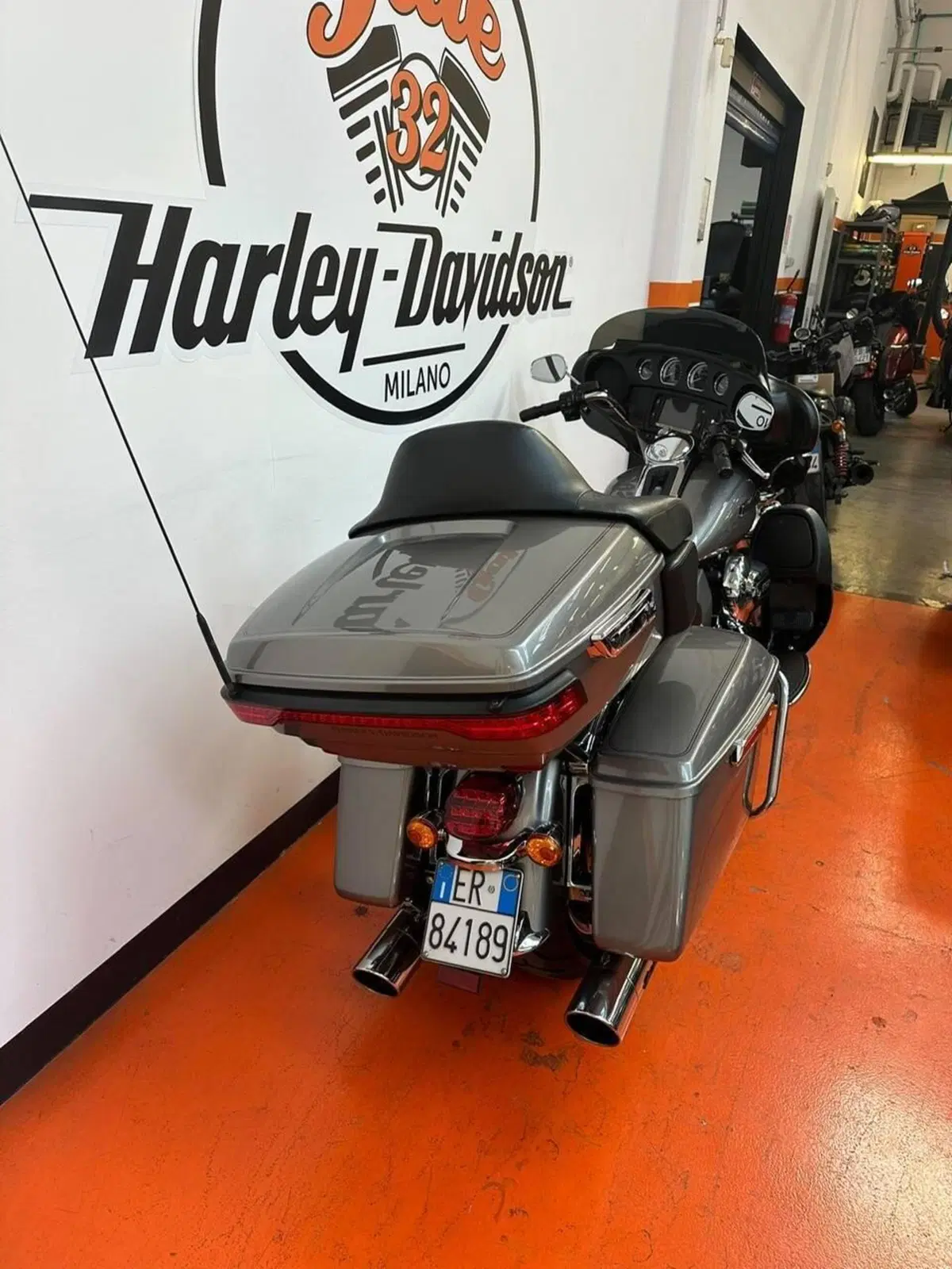 Harley-Davidson 1690 Electra Glide Ultra Limited (2016) - FLHTK (2)