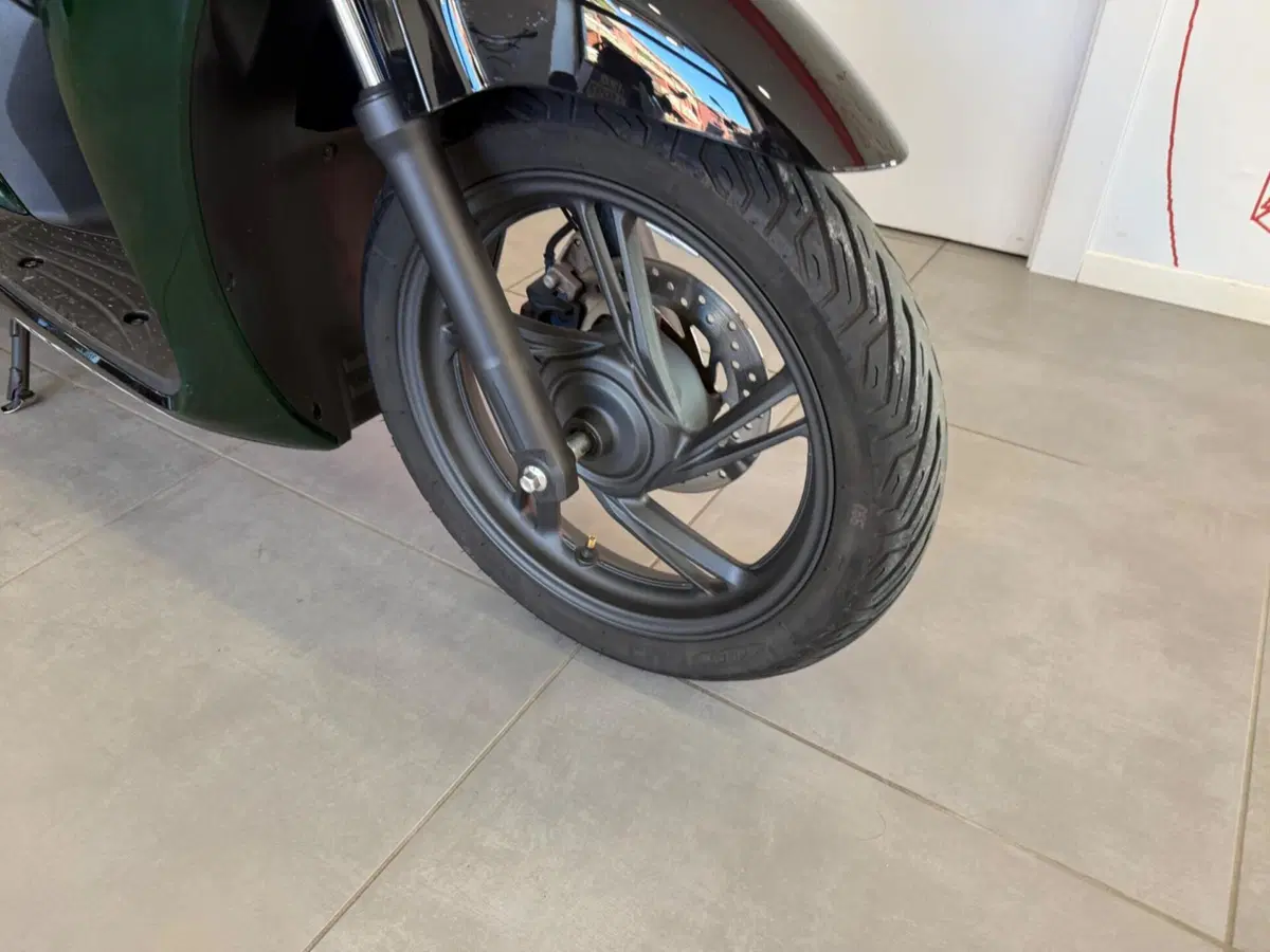 Honda SH 125i Vetro (2024 - 25) (9)