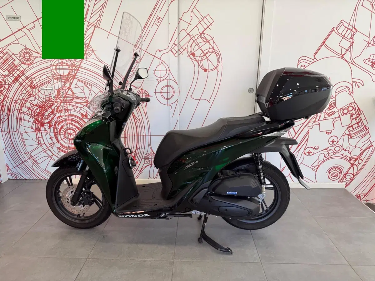 Honda SH 125i Vetro (2024 - 25) (4)
