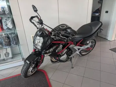 Kawasaki ER-6N (2006 - 09) usata