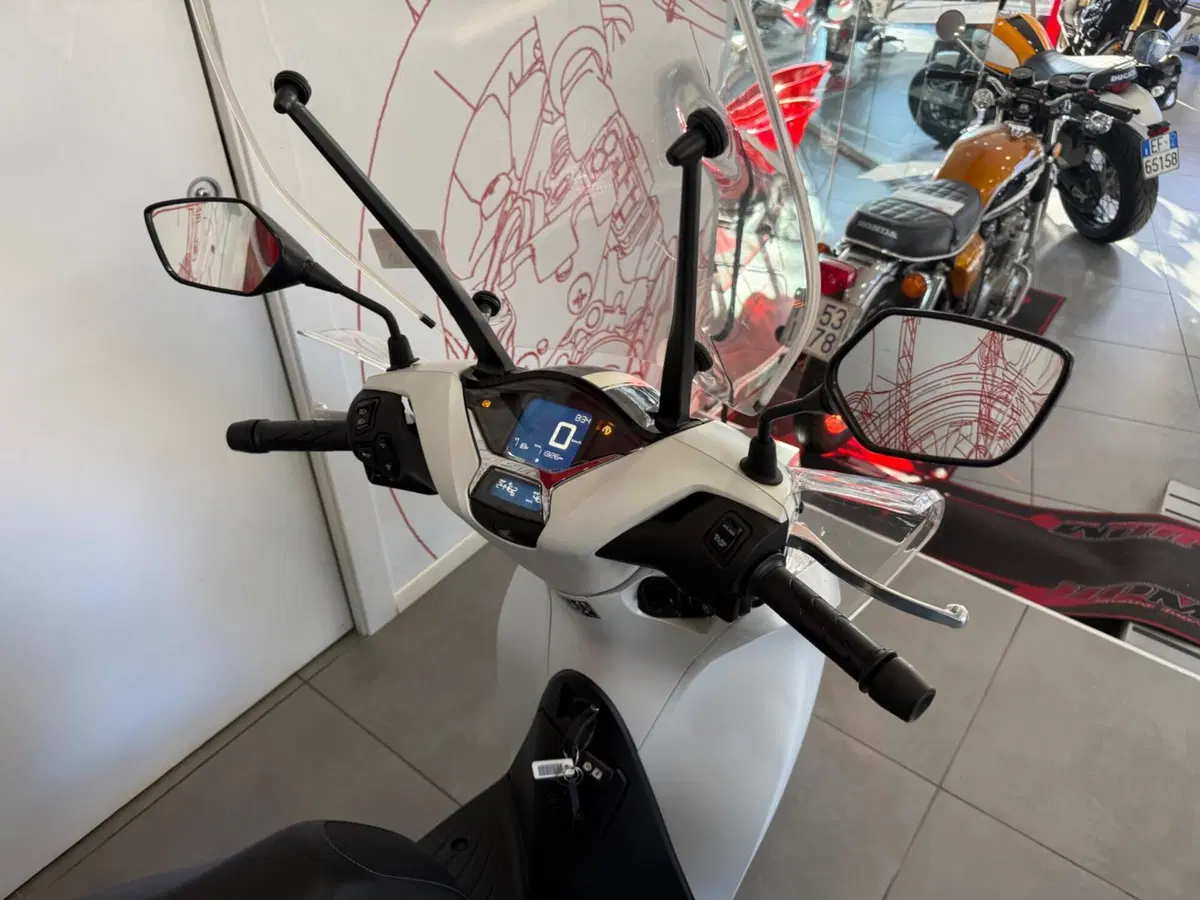 Honda SH 150i (2020 - 23) (7)