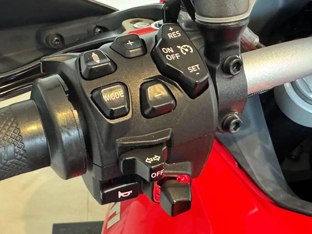 Ducati Multistrada V4 S (2021 - 24) (8)