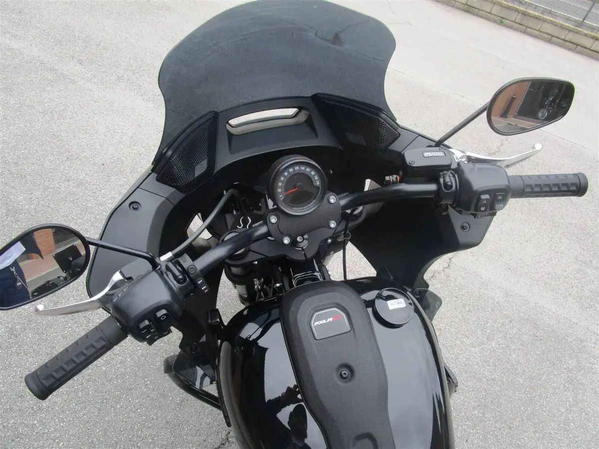 Harley-Davidson Low Rider ST (2025 - 26) (9)