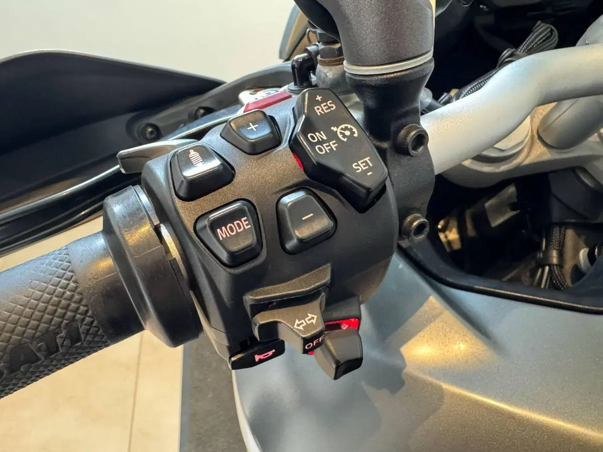 Ducati Multistrada V4 S (2021 - 24) (8)