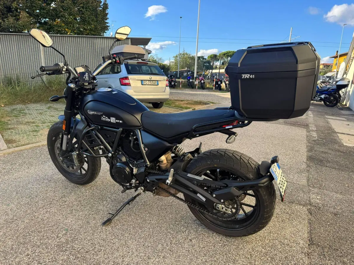 Ducati Scrambler 800 Icon Dark (2025 - 26) (4)