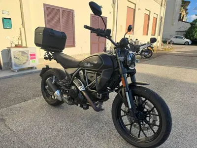 Ducati Scrambler 800 Icon Dark (2025 - 26) usata