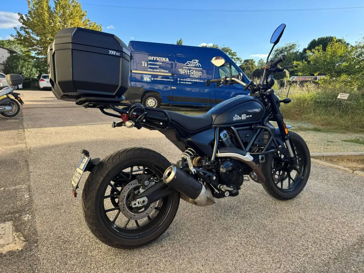 Ducati Scrambler 800 Icon Dark (2025 - 26) (6)