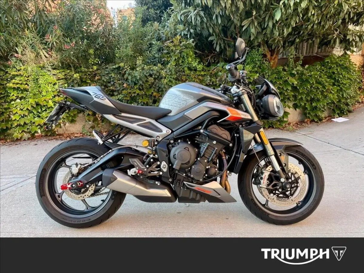 Triumph Street Triple 765 RS (2023 - 26) (4)