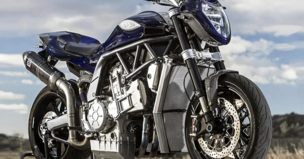 PGM V8: Due motori di Yamaha R1 per un V8 da 334 CV