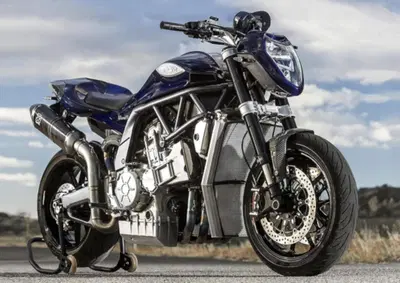 PGM V8: Due motori di Yamaha R1 per un V8 da 334 CV