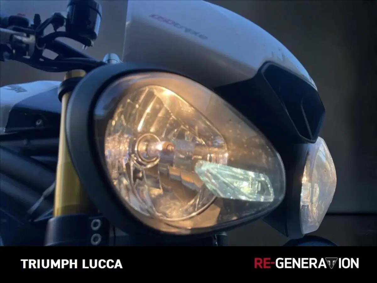 Triumph Speed Triple 1050 R ABS (2016 - 17) (3)
