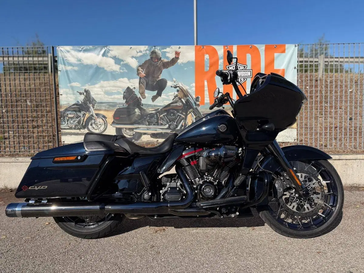 Harley-Davidson CVO Road Glide (2023)