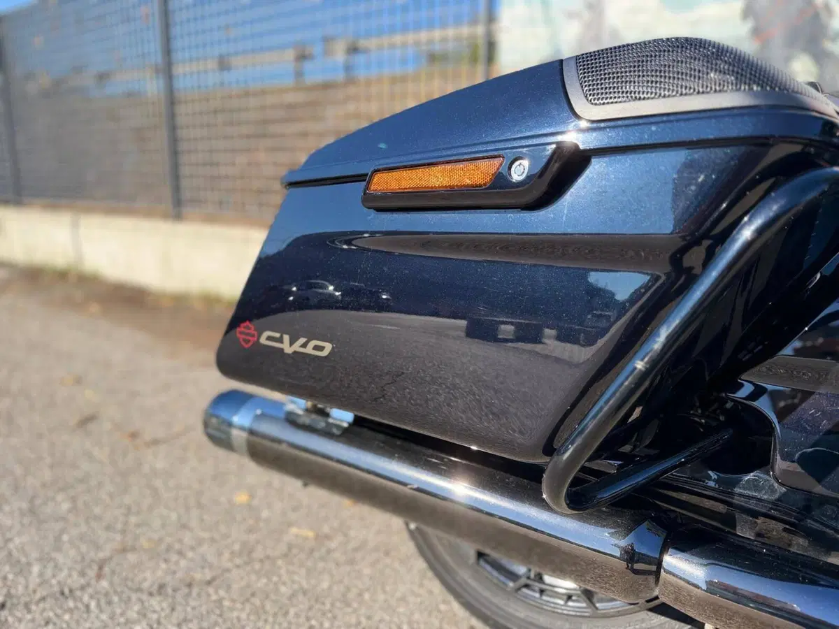 Harley-Davidson CVO Road Glide (2023) (6)