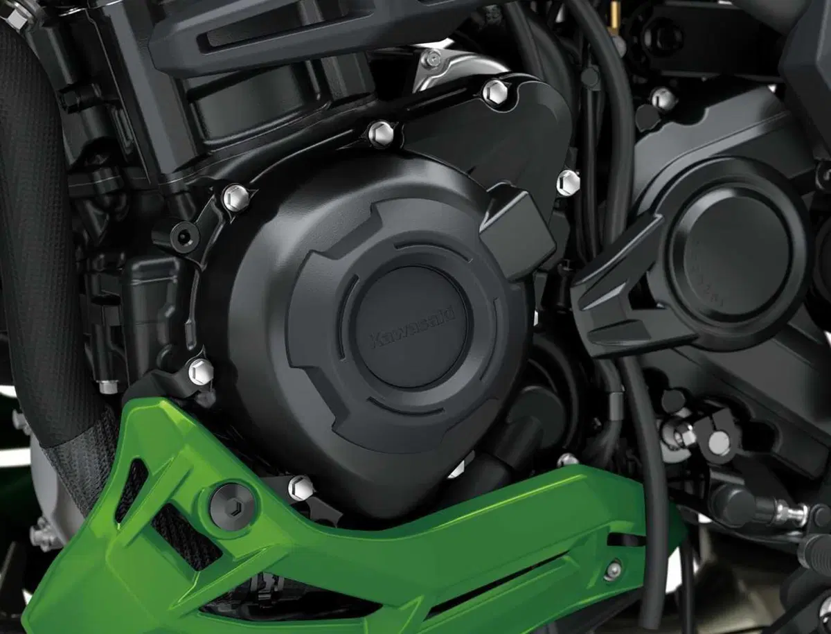 Ecco la Versys 900. Kawasaki svela tutto della nuova crossover: stile, dati tecnici e prezzo (31)