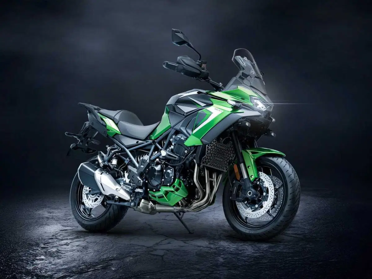Ecco la Versys 900. Kawasaki svela tutto della nuova crossover: stile, dati tecnici e prezzo (62)