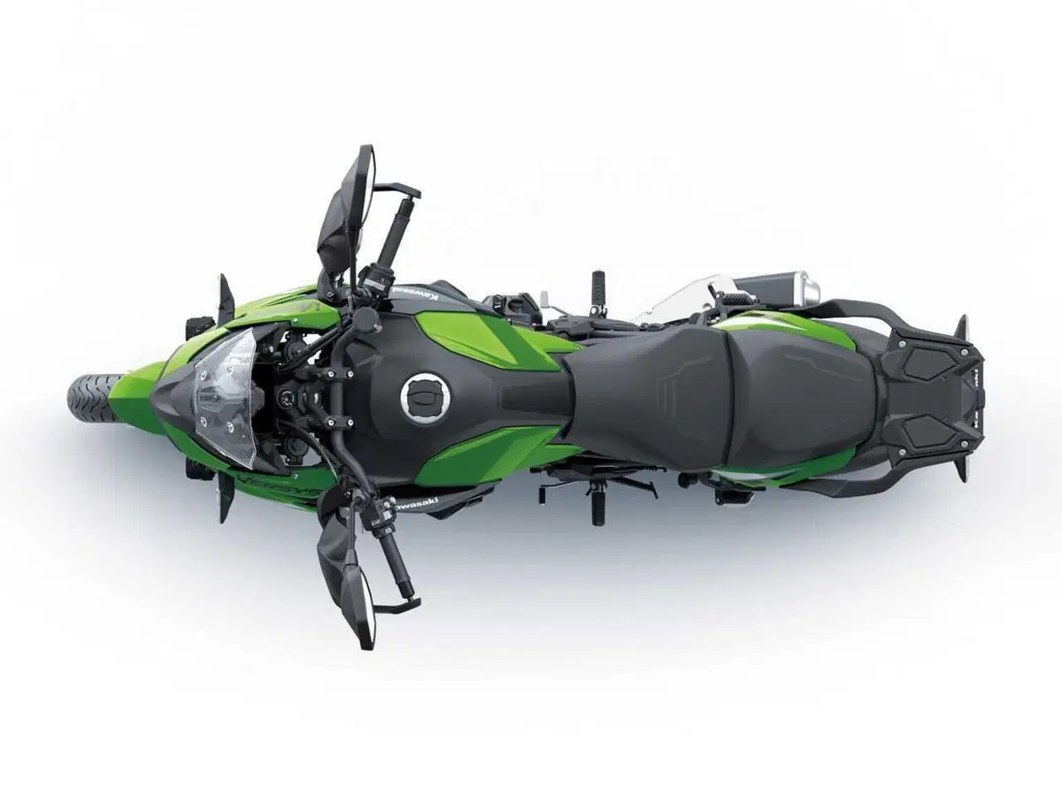 Ecco la Versys 900. Kawasaki svela tutto della nuova crossover: stile, dati tecnici e prezzo (63)