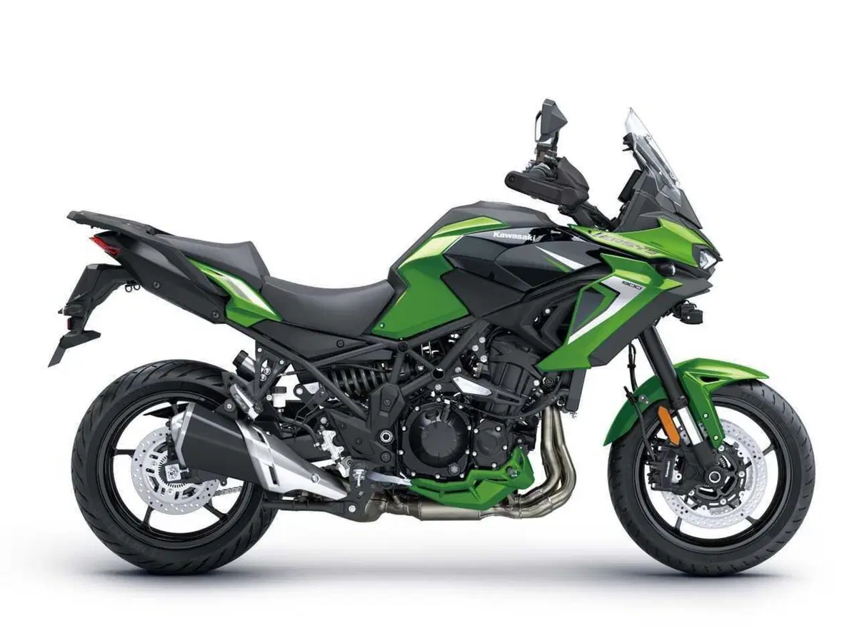 Ecco la Versys 900. Kawasaki svela tutto della nuova crossover: stile, dati tecnici e prezzo (64)