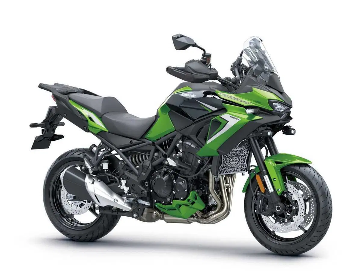 Ecco la Versys 900. Kawasaki svela tutto della nuova crossover: stile, dati tecnici e prezzo (65)