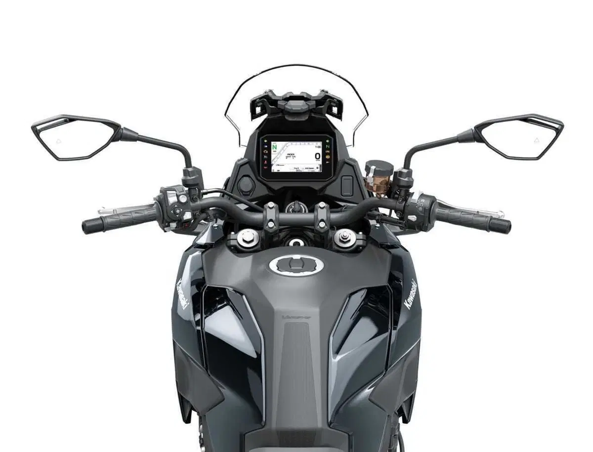 Ecco la Versys 900. Kawasaki svela tutto della nuova crossover: stile, dati tecnici e prezzo (73)