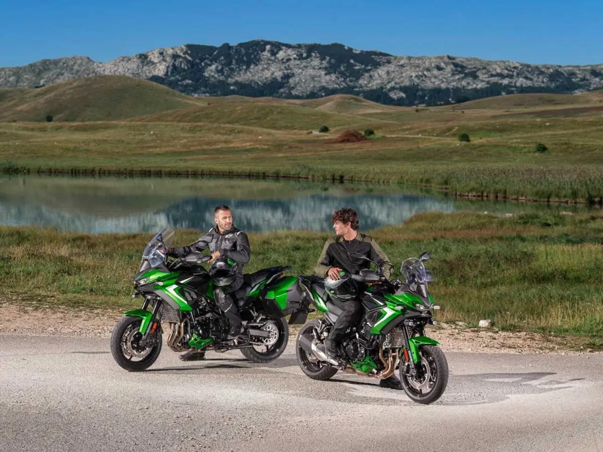 Ecco la Versys 900. Kawasaki svela tutto della nuova crossover: stile, dati tecnici e prezzo (9)